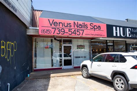 Venus Nails & Beauty (Shop T02 elara Village) .